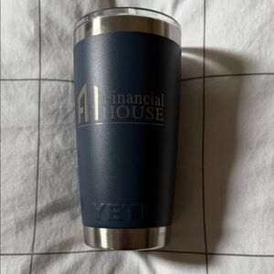 YETI Dark Blue 20oz Tumbler